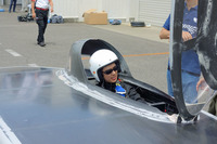 こちらは名古屋工業大チームのニューマシン「Horizon 17」のコックピット。開口部の幅は30cmくらいしかない。