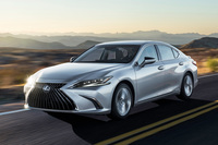 トヨタが「レクサスES」のマイナーチェンジモデルを発表【上海ショー2021】