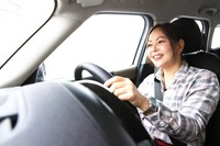 モータージャーナリスト竹岡 圭は、秋の味覚を満喫するため“柿狩り”へ出掛けることに。