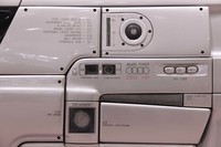 車外のコントロールパネルはクルマごとに、それも左右で微妙に違う。これは「アスピッド」の左サイド。