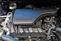 ノーマルエンジン車に搭載される2リッター直4ガソリンエンジン。燃費はFF車では2列シート、3列シート問わず16.4km/リッター、4WD車の2列シート仕様は16.0km/リッター、同3列シート仕様は15.6km/リッターとなる（JC08モード）。