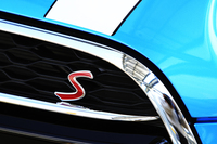 「MINI 5ドア」のラインナップは「ONE」「クーパー」「クーパーS」の3種類。今回は2リッターターボエンジンを搭載したクーパーSに試乗した。