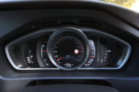 メーターは、表示部分の多くが液晶画面になっている。（写真をクリックすると表示バリエーションが見られます）
    