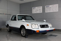 東富士研究所内に展示されていた「トヨタESV」。「ESV」は「Experimental Safety Vehicle」（実験安全車）の略で、1970年にアメリカ運輸省が提唱し、ビッグスリーをはじめ世界の主要な自動車メーカーが計画に参画した。これは73年の東京モーターショーの出展車両の同型車で、衝撃吸収ボディやエアバッグ、ABSなどを備えていた。トヨタの安全対策車両のルーツ的なモデルである。