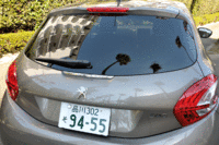 荷室の容量は、5人乗車時で285リッター。後席を倒すことで、1076リッターまで拡大できる。