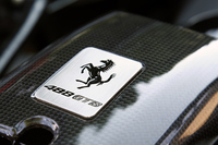 車名の「488」とは1気筒当たりの排気量を示している。