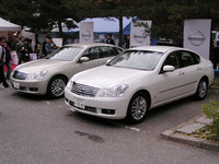 「セドリック／グロリア」の後継たるFRラージセダン「日産フーガ」。