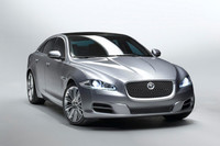 この5月から日本の道を走りだす、新型「ジャガーXJ」。