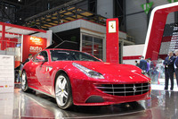 ピニンファリーナらしい流麗なフォルムだが、アプローチはこれまでと大きく異なる。