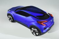 トヨタから小型クロスオーバー車のコンセプト【パリサロン2014】の画像