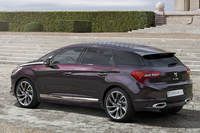 「シトロエンDS5」に専用デザインの限定モデルの画像