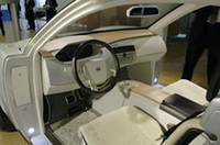 明るくて軽やかな印象のインテリア。シート表皮は好みにあわせて変更できるようになっている。