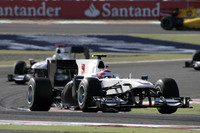 唯一の日本人ドライバー、小林可夢偉は、BMWが抜けたスイスのザウバーから参戦。冬のテストで意外なほど好調なタイムを叩き出していたが、小林、ペドロ・デ・ラ・ロサともにハイドロリックトラブルでリタイア。（写真＝Sauber）