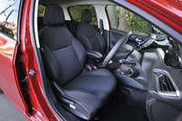 「アリュール」のシート表皮には「ハイクオリティファブリック」が使用されている。