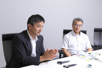 「i-ART」を実用化したデンソーの開発力について竹内氏は、「新技術に積極的に取り組む社風に加え、先行開発から生産技術まで、関連部署が一堂に会して開発に取り組む“大部屋主義”もあるのでは」と語る。
    