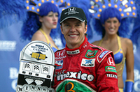 
	【写真上下】CART時代はツインリンクもてぎで優勝したこともあるエイドリアン・フェルナンデスが、IRL移籍後の初V。（写真＝本田技研工業）
	 