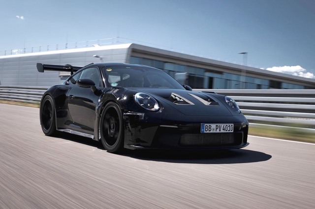 ポルシェが992型「911 GT3 RS」のデビューを予告 【ニュース】 - webCG