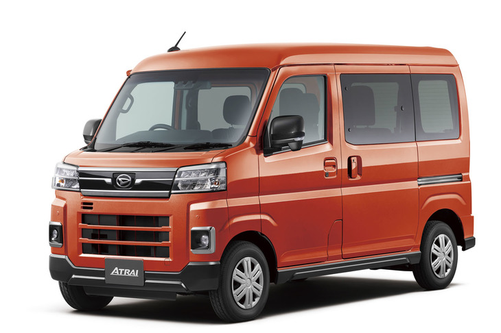 新型「ダイハツ・アトレー」。先代モデルでは「ハイゼット カーゴ」が商用、アトレーが乗用と分けられていたが、全車が商用車に一本化されている。