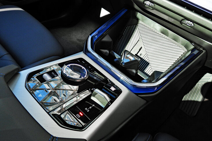 BMW X3 20d xDrive Mスポーツ（センターコンソール）