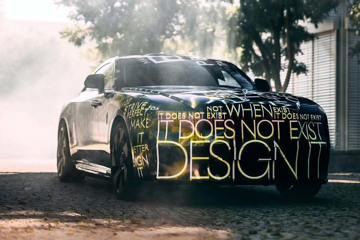 英国時間の2021年9月29日にイメージが公開された、ロールス・ロイスの電気自動車（BEV）「スペクター」。