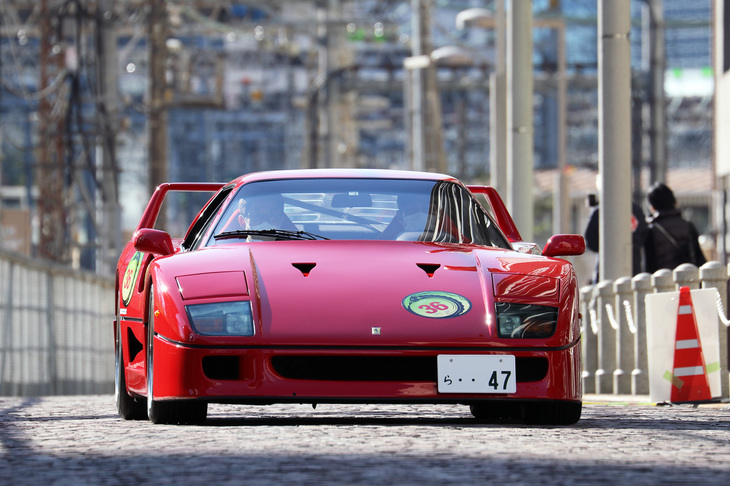 デビューから30年以上を経た今なお、圧倒的な存在感を放つ1990年「フェラーリF40」。