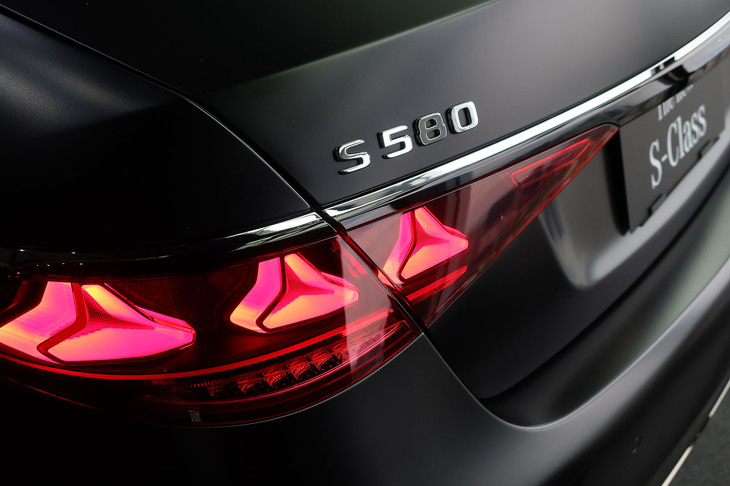 メルセデス・ベンツS580 4MATICロング（リアランプおよびリアエンブレム）