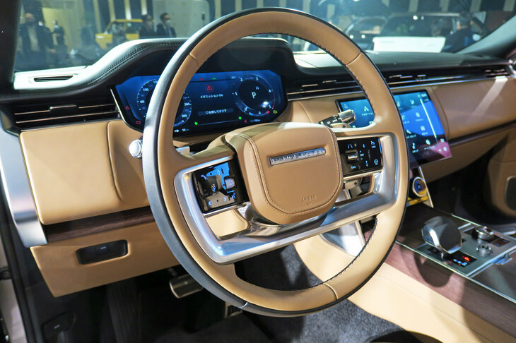 ランドローバー・レンジローバー オートバイオグラフィーD300（ステアリングホイール）