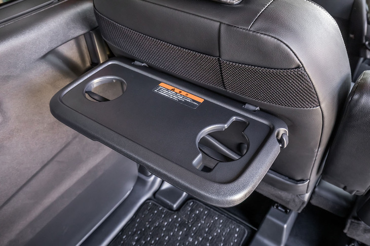 デリカミニTプレミアム（助手席シートバックテーブル）