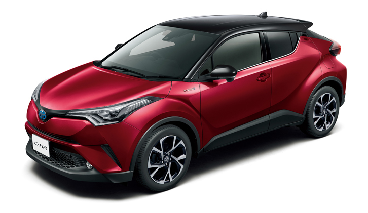 センシュアルレッドマイカ×ブラックの「C-HR」。このツートンカラーは5万4000円のオプションとして提供される。