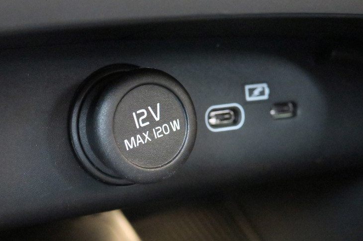 ボルボC40リチャージ（アクセサリー電源）