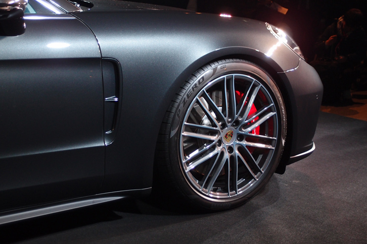 ポルシェ・パナメーラ（フロントホイール）