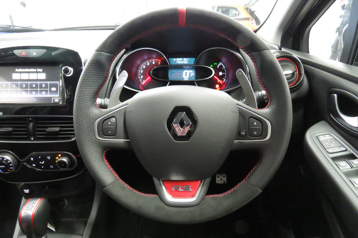 ルノー・ルーテシア ルノースポール18（ステアリングホイール）