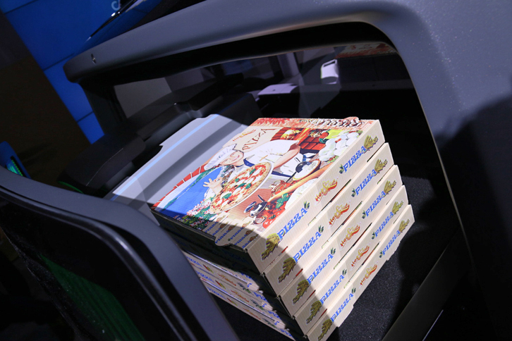 「オアシス」はカーシェアリングを想定している。朝夕は通勤、日中はデリバリーバンとして活用する。