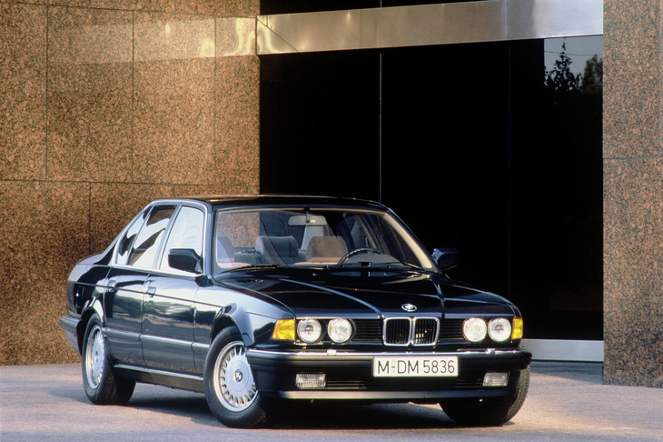 こちらが標準モデル。「キドニーグリル」は「750iL」よりもひとまわりコンパクト。