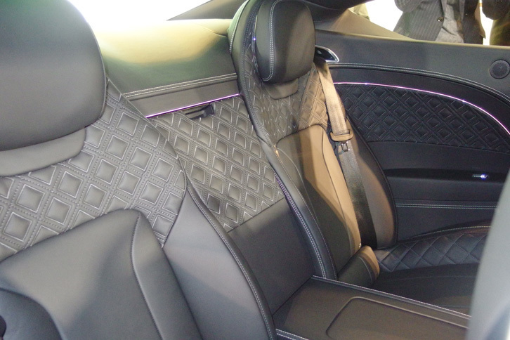 シートの表皮には「ダイヤモンド イン ダイヤモンド」と名付けられた新たなキルトも用意される。