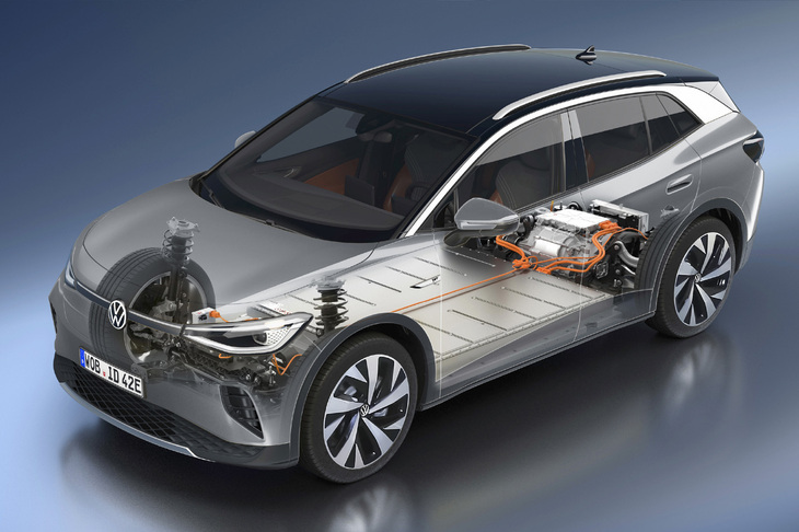 直流入力電源が403V/250Aから403V/305Aへと向上。150kW級の充電器によって充電した際に、これまでよりも短い時間で充電を行うことが可能とされた。