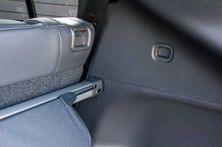 トノカバーの取り付け位置は2カ所。状況に応じて使い分けることができる。