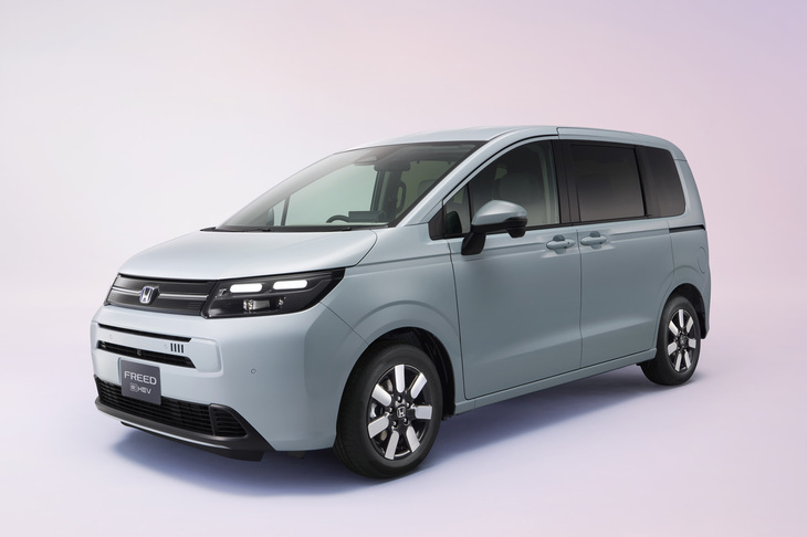 標準モデルとされる「フリード エアー」は、ファミリー向けにクリーンな印象にまとめられたエクステリアデザインが特徴。