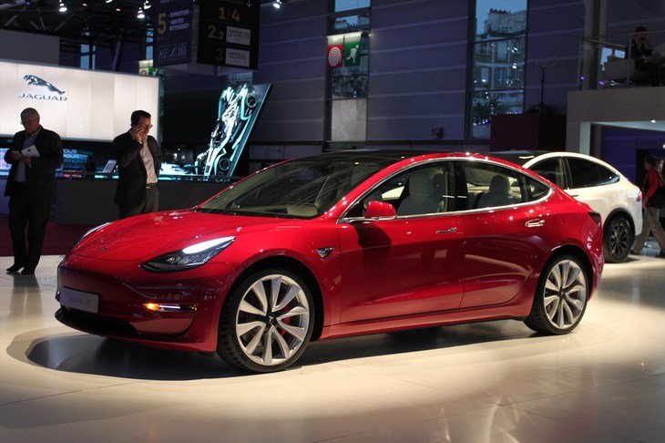 テスラ・モデル3