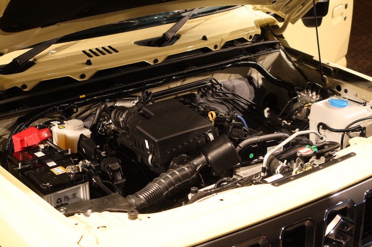 スズキ・ジムニー ノマド（エンジンルーム）