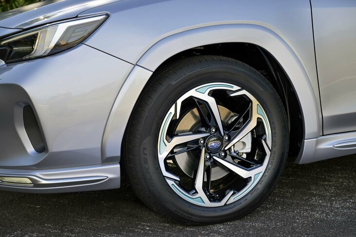 スバル・レヴォーグ レイバック用品装着車（タイヤ＆ホイール）
