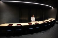 2階の奥にある日本料理レストラン「無題」。カウンター8席のみの完全予約制となっている。