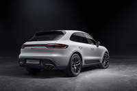 「マカン」と「マカンS」の間に位置づけられる新グレード「マカンT」。外板色は13種類のソリッドカラー、メタリックカラー、およびスペシャルカラーのなかから選択することができる。