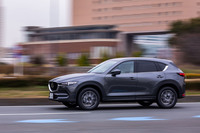 2018年10月のマイナーチェンジを機に、今回の試乗車である2.5リッターターボエンジン搭載車が追加設定された。2リッター／2.5リッター直4ガソリン自然吸気、2.5リッター直4ガソリンターボ、そして2.2リッター直4ディーゼルターボという4つのエンジンをラインナップする。