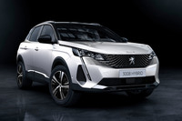 プジョーの好調を支える「3008」。2021年1月に導入されたマイナーチェンジモデルからは国内向けにもプラグインハイブリッド車が設定された。