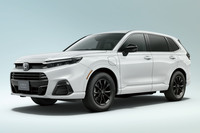 2024年の夏に日本でも発売される「ホンダCR-V e：FCEV」は、駆動用電池へのプラグイン充電が可能な水素燃料電池車だ。