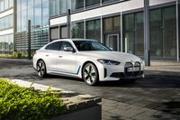 BMWのEV「i4」に新グレード「i4 eDrive35」が登場　お値段698万円のエントリーモデルの画像