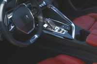 「プジョー3008」の特別仕様車「レッドナッパ」発売の画像