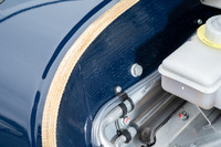 フロントバルクヘッドに用いられたアッシュ（トネリコ）材の合板。モーガンのボディーの一部には、今日でも木材が用いられている。