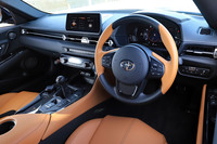 今回の改良では、「RZ」グレードにメーカーオプションとしてタンカラーの内装が設定された。